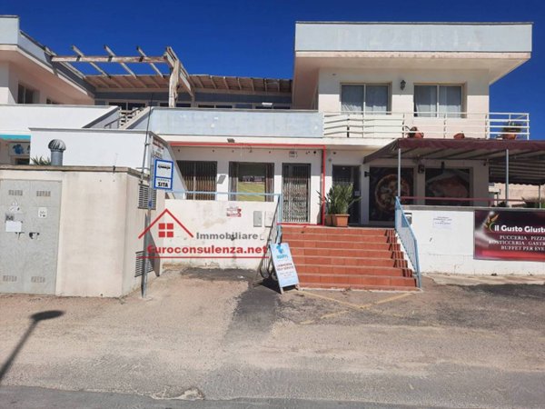 negozio in affitto ad Ugento in zona Torre San Giovanni