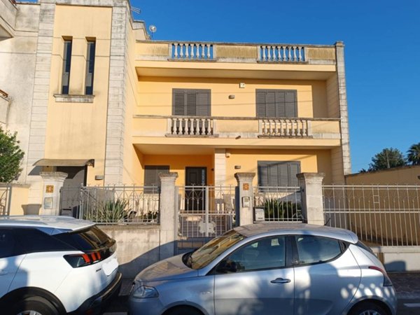 appartamento in affitto a Vernole in zona Vanze