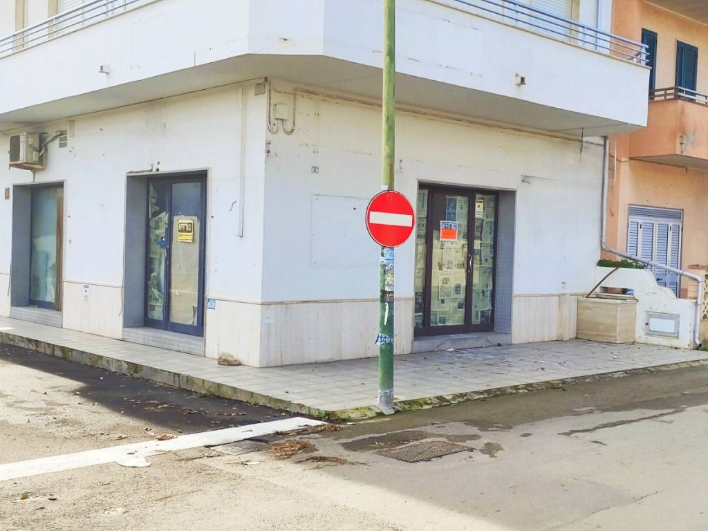 negozio in affitto a Porto Cesareo in zona Torre Lapillo