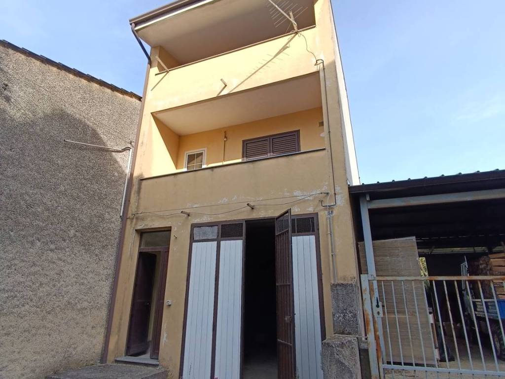 appartamento in affitto a Latronico in zona Agromonte/Magnano
