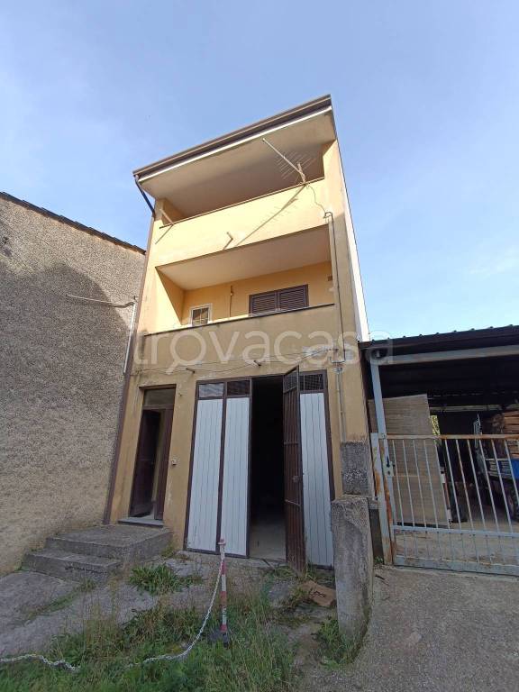 appartamento in affitto a Latronico in zona Agromonte/Magnano