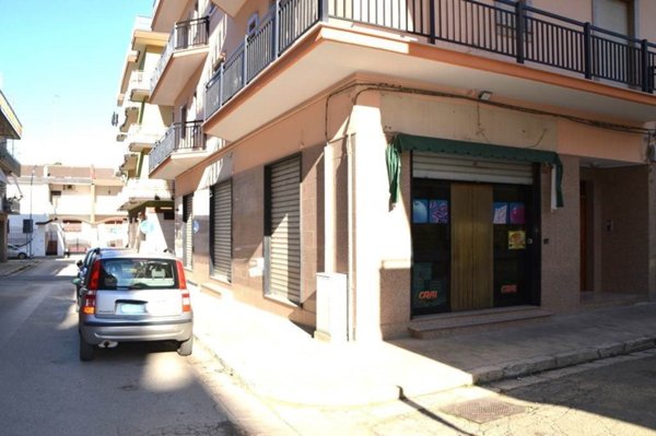 locale commerciale in affitto a Lavello