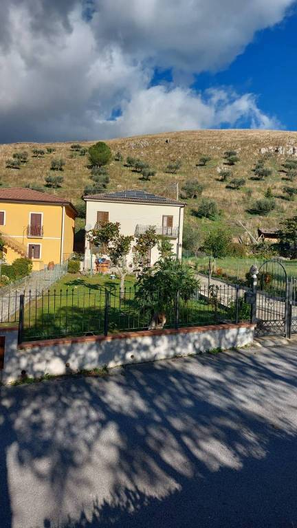 casa indipendente in affitto a Marsicovetere