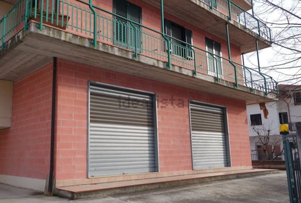 casa indipendente in affitto a Marsicovetere in zona Villa d'Agri