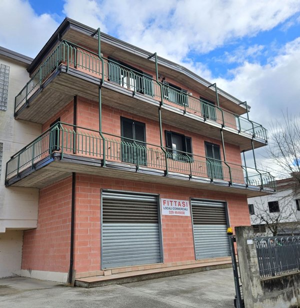 casa indipendente in affitto a Marsicovetere in zona Villa d'Agri