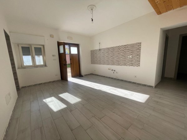 appartamento in affitto a Marsicovetere in zona Villa d'Agri