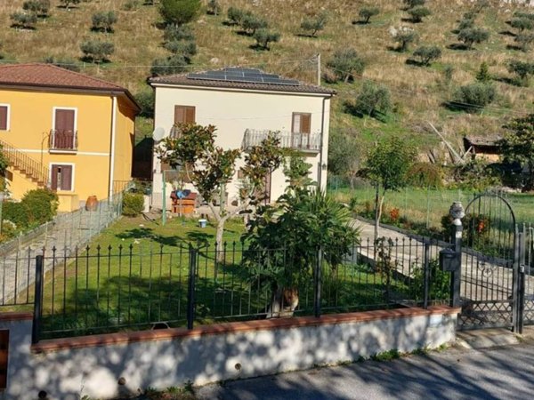 casa indipendente in affitto a Marsicovetere in zona Barricelle