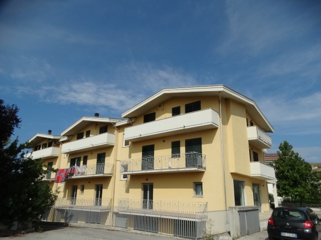 appartamento in affitto a Marsicovetere in zona Villa d'Agri