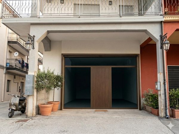 casa indipendente in affitto a Marsicovetere in zona Villa d'Agri