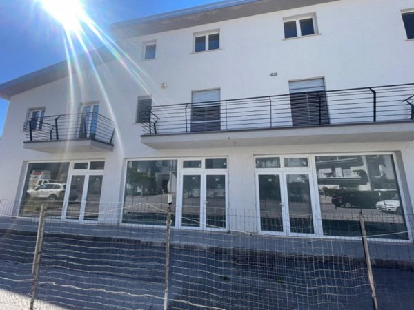 negozio in affitto a Marsicovetere in zona Villa d'Agri