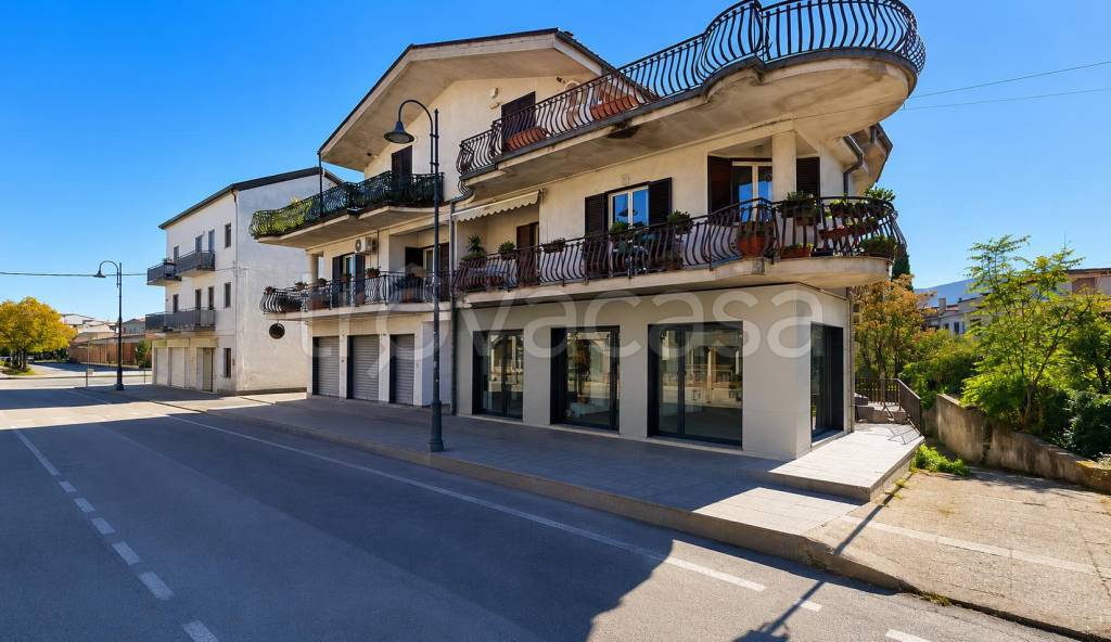 casa indipendente in affitto a Marsicovetere in zona Villa d'Agri