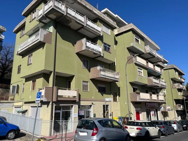 negozio in affitto a Potenza