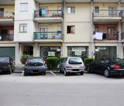 negozio in affitto a Potenza