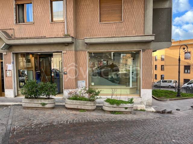 negozio in affitto a Potenza