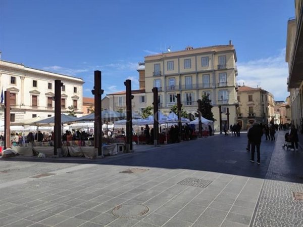 locale commerciale in affitto a Potenza