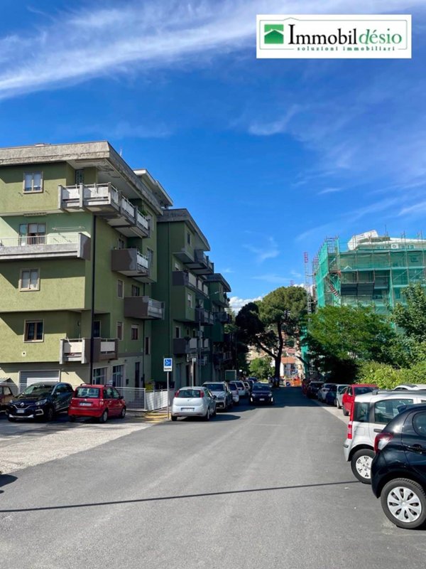 negozio in affitto a Potenza
