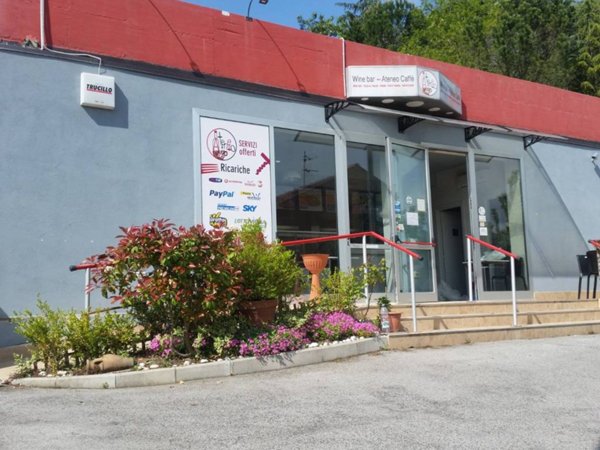 negozio in affitto a Potenza in zona Macchia Romana