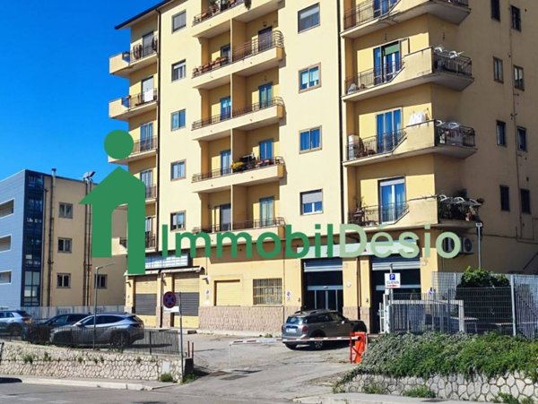 negozio in affitto a Potenza