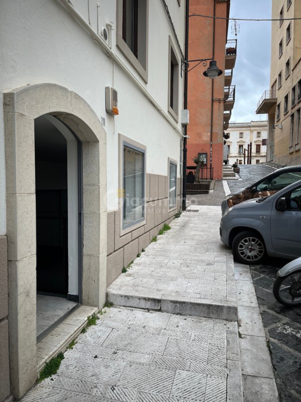 locale commerciale in affitto a Potenza