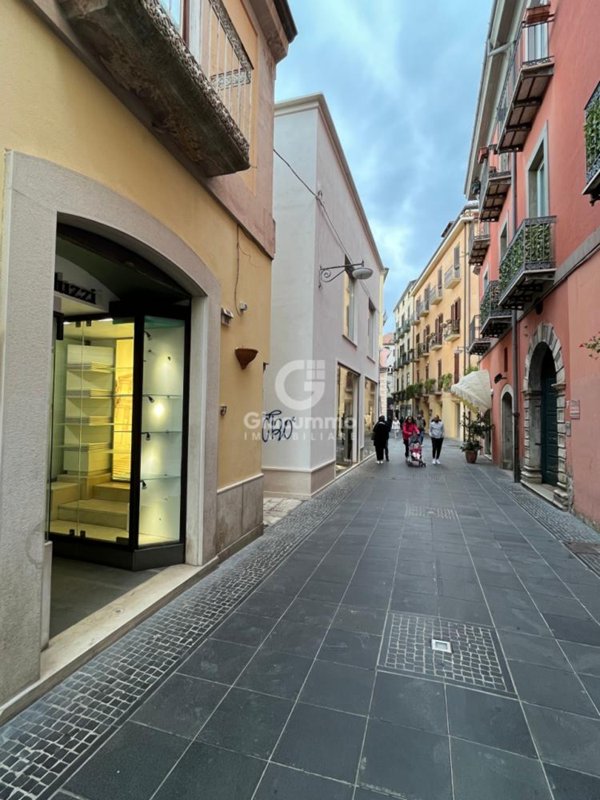 locale commerciale in affitto a Potenza