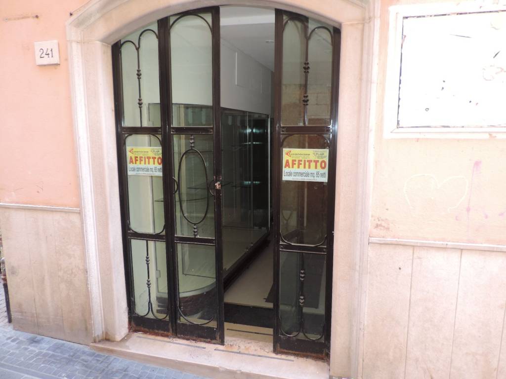 negozio in affitto a Potenza