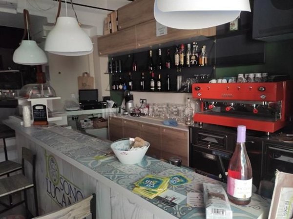 locale commerciale in affitto a Potenza