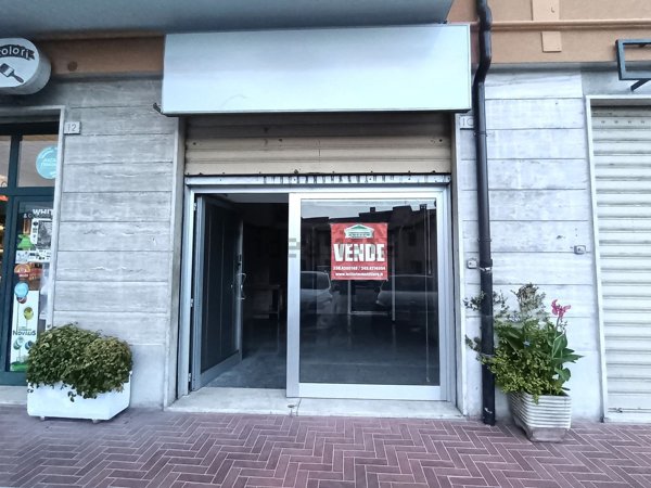 locale commerciale in affitto a Potenza