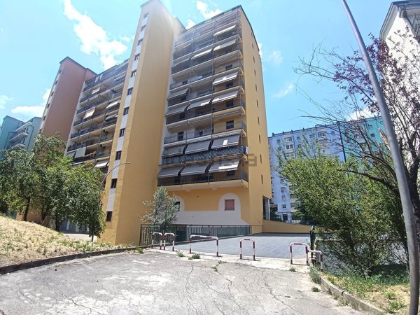 locale commerciale in affitto a Potenza