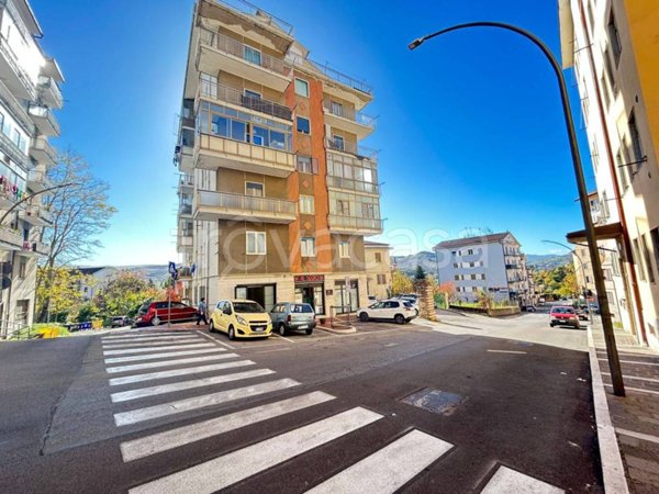 negozio in affitto a Potenza in zona Rione Lucania