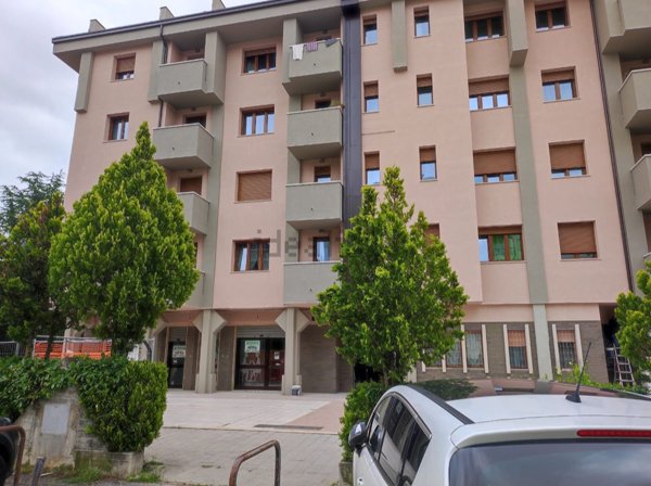 locale commerciale in affitto a Potenza