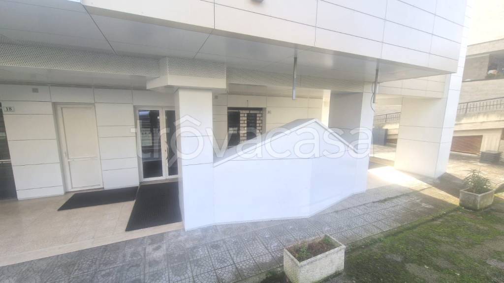 negozio in affitto a Potenza in zona Macchia Romana