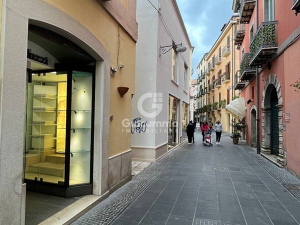 negozio in affitto a Potenza