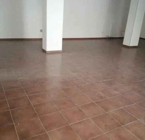 negozio in affitto a Potenza