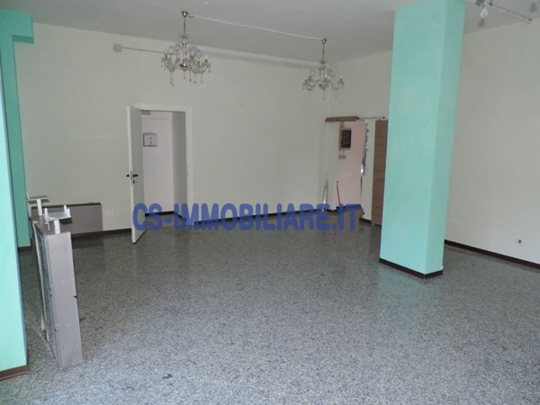 locale commerciale in affitto a Potenza