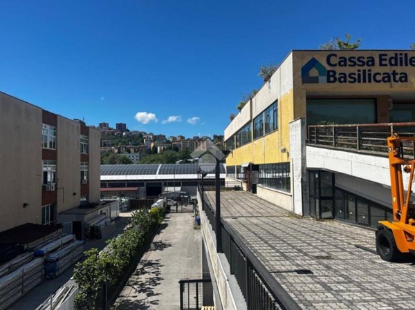 locale commerciale in affitto a Potenza