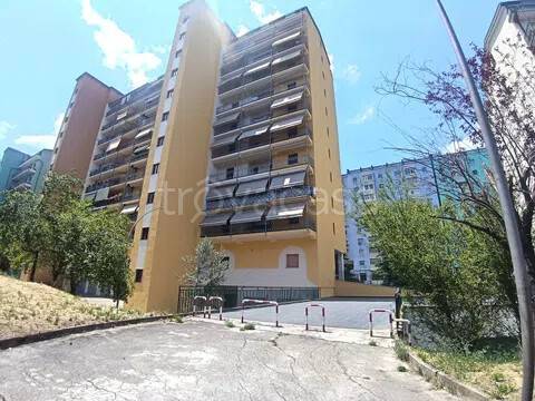 negozio in affitto a Potenza in zona Rione Cocuzzo