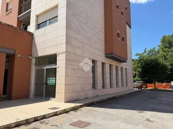 locale commerciale in affitto a Potenza in zona Gallitello