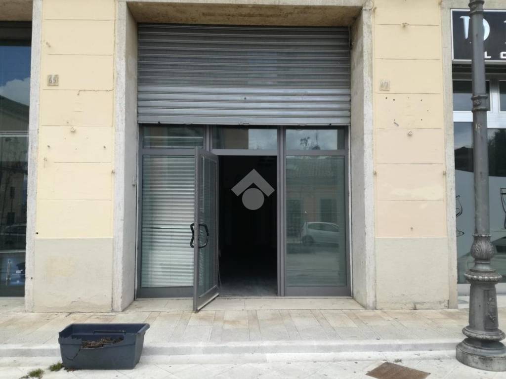 locale commerciale in affitto a Potenza