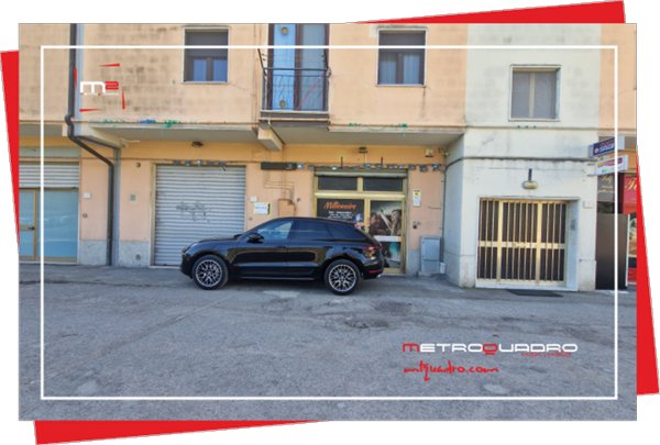 negozio in affitto a Tito