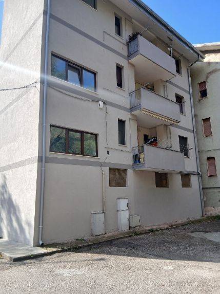 appartamento in affitto a Tito