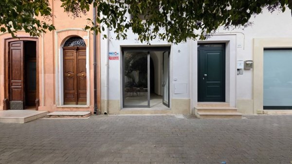 locale commerciale in affitto a Bernalda