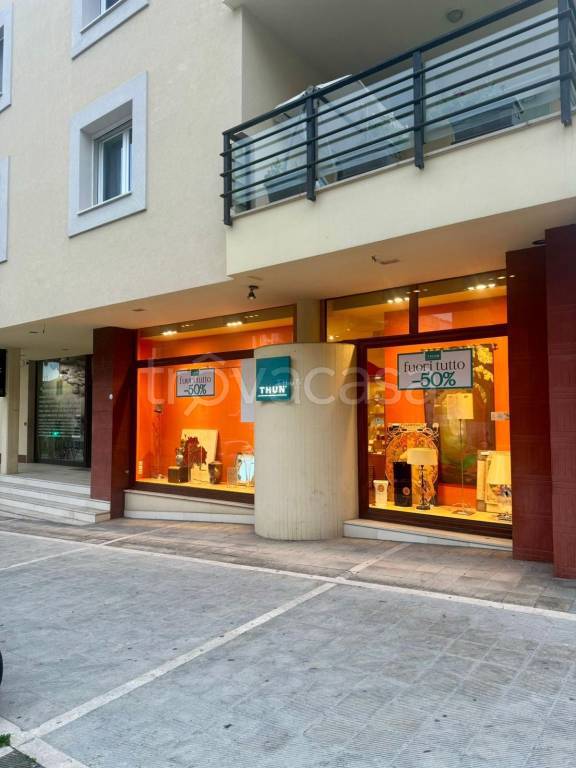 negozio in affitto a Matera in zona Rione Piccianello
