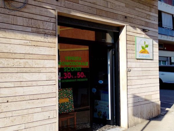 negozio in affitto a Matera