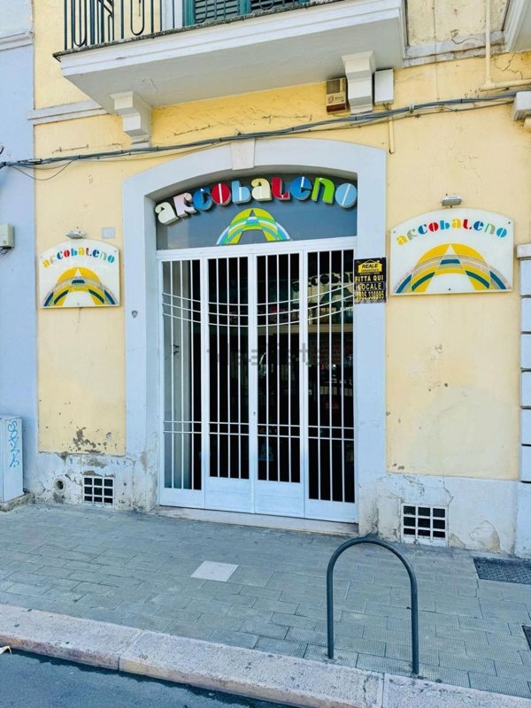 locale commerciale in affitto a Matera