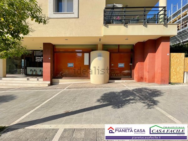 locale commerciale in affitto a Matera in zona Rione Spine Bianche