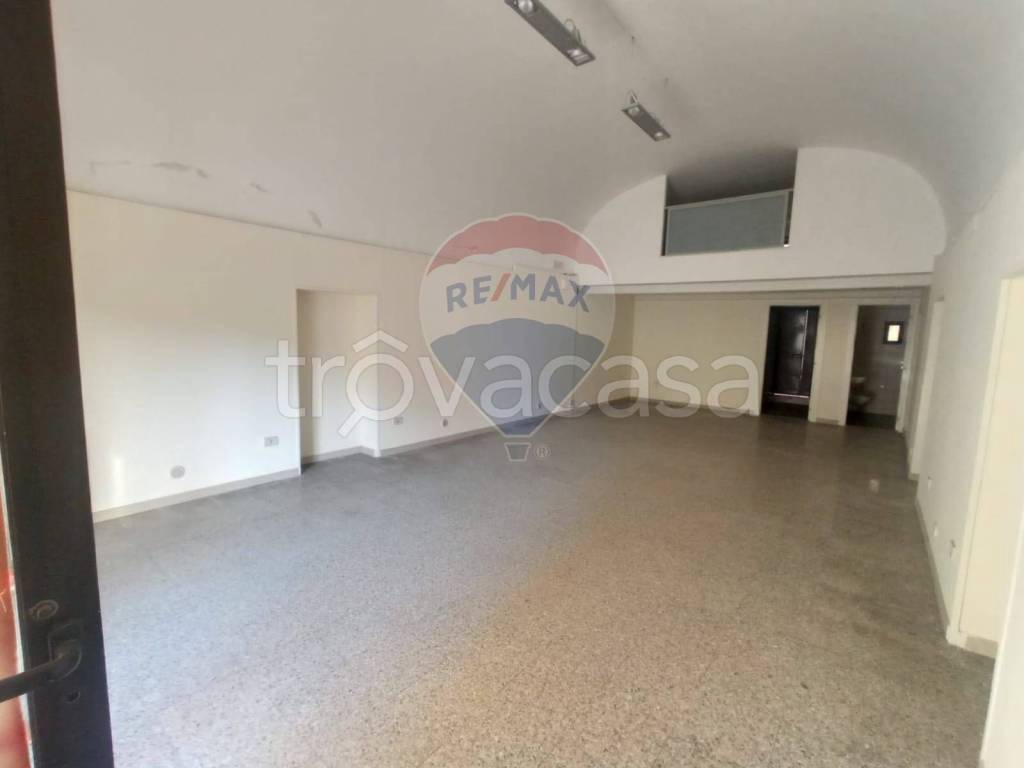locale commerciale in affitto a Matera