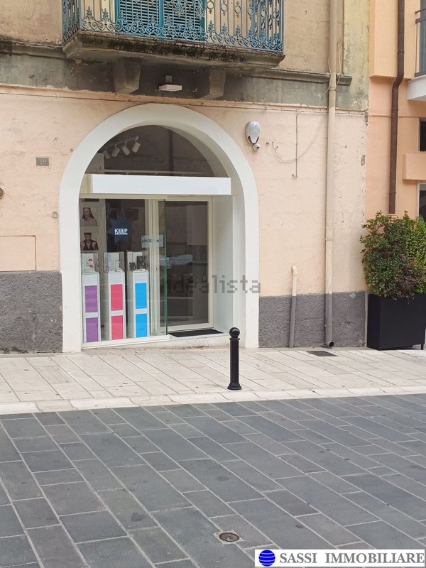 locale commerciale in affitto a Matera