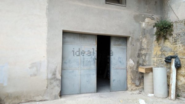 locale commerciale in affitto a Matera