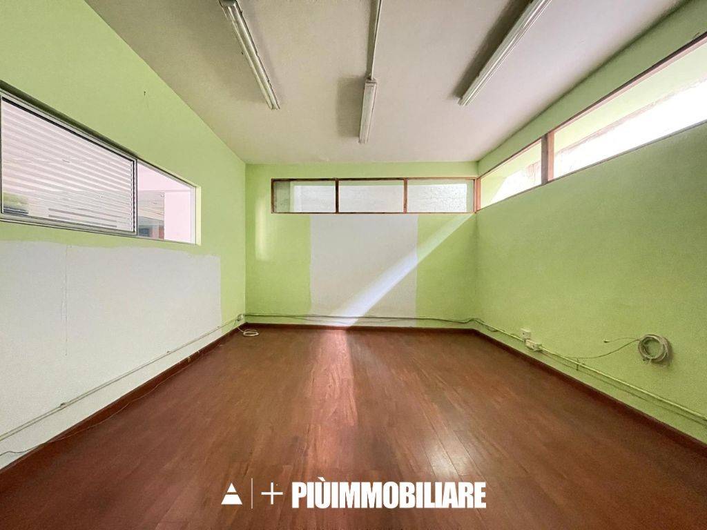 negozio in affitto a Matera in zona Rione Piccianello