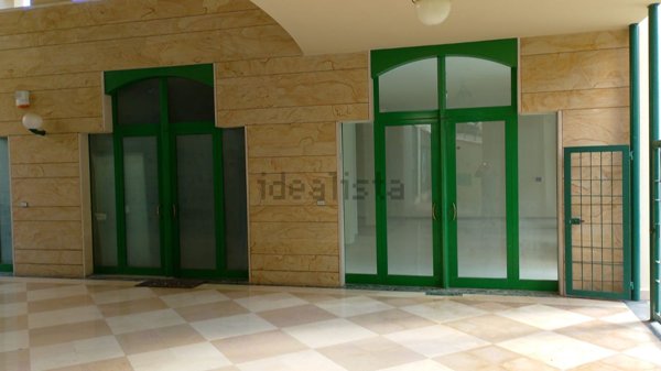 locale commerciale in affitto a Matera in zona Rione Spine Bianche